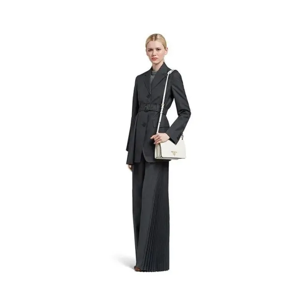 PRADA(プラダ) レザー ショルダーバッグ ホワイト