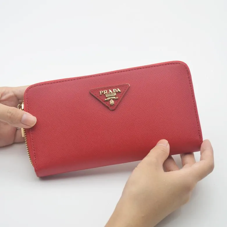 PRADA(プラダ) サフィアーノレザー 財布 レッド