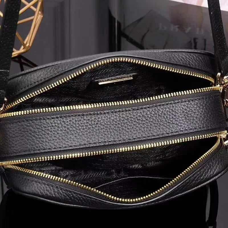 PRADA(プラダ) レザー ショルダーバッグ ブラック