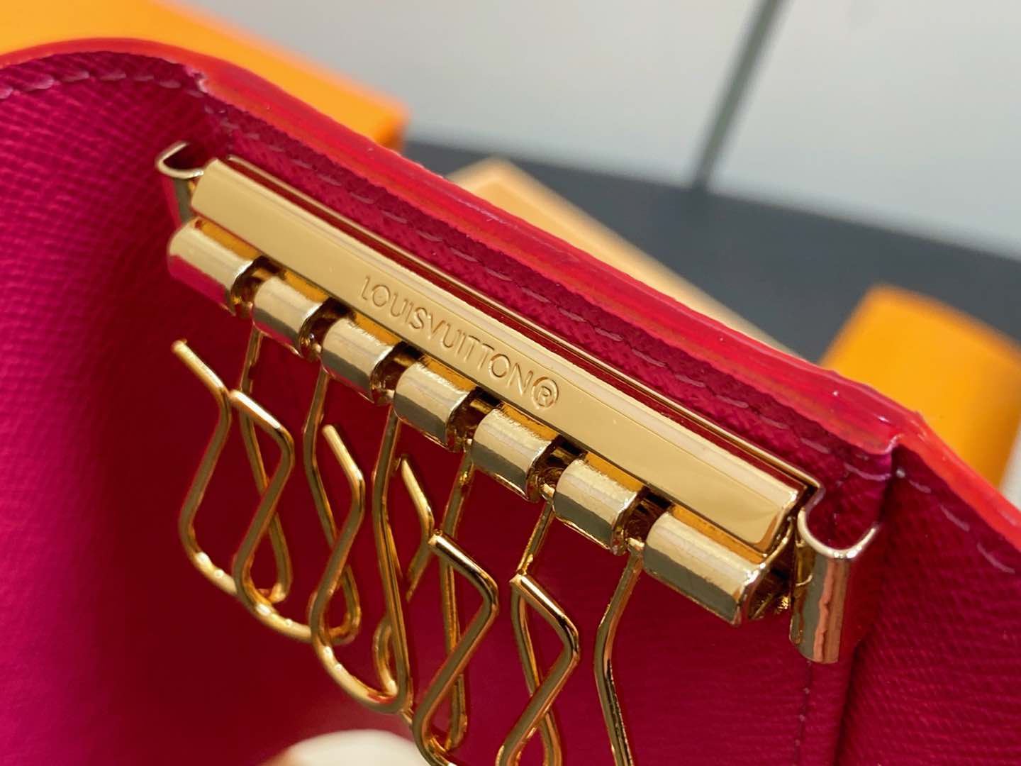 ルイ・ヴィトン(Louis Vuitton) LV × TM キーケース ミュルティクレ 6