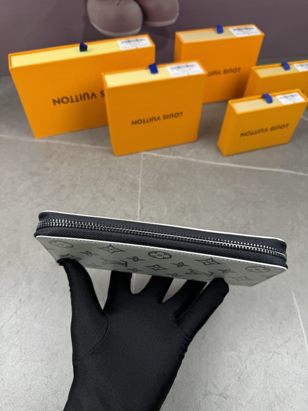 LV Louis Vuitton 新作財布です 29 zm 95521