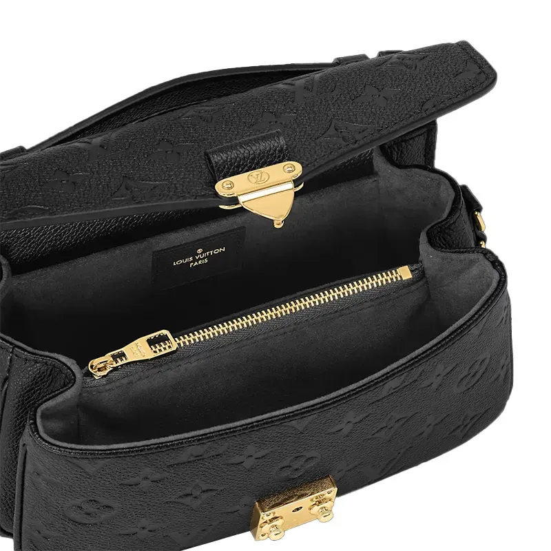 LOUIS VUITTON（ルイヴィトン）ポシェットメティス EW ノワール