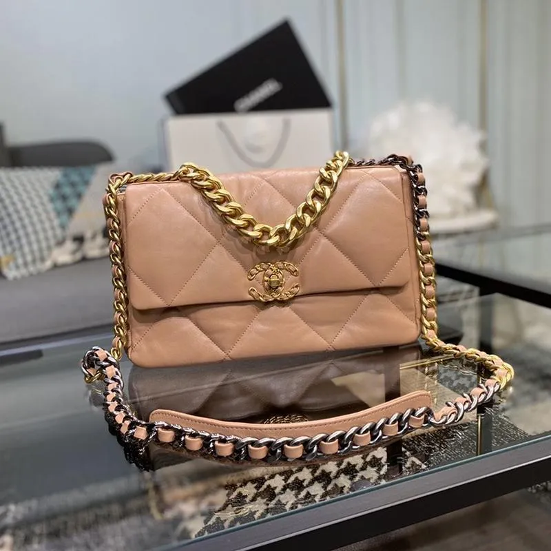 CHANEL(シャネル) 19 ハンドバッグ 2色