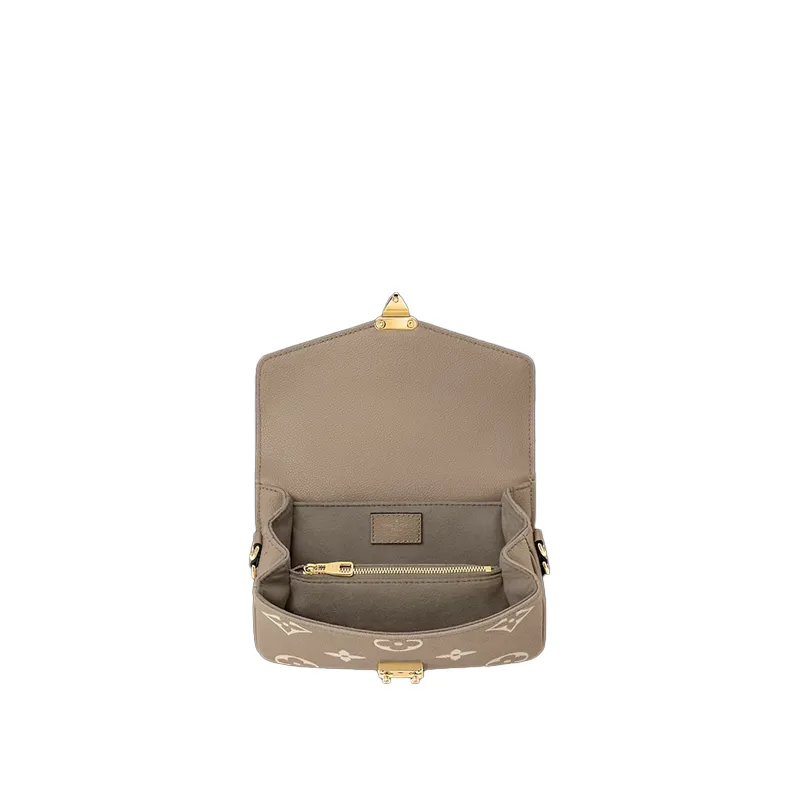 LOUIS VUITTON（ルイヴィトン）ポシェットメティス EW