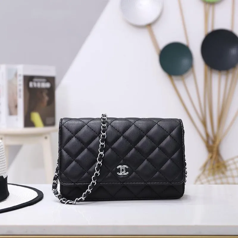 CHANEL(シャネル) クラシック チェーンウォレット 2色