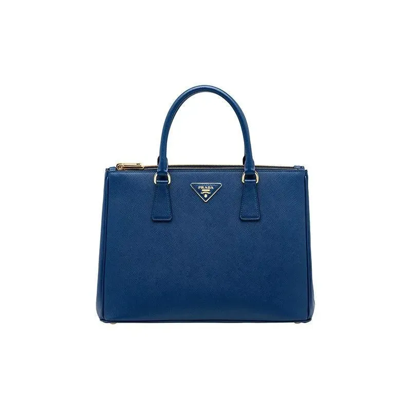 STORY雑誌掲載！高垣麗子さん愛用の新作バッグが登場！PRADA ガレリア スモール スクエア バッグ！！まさに「今」持ちたい！
