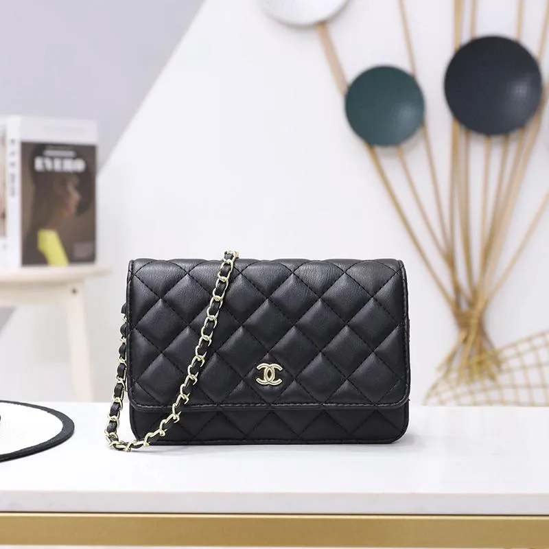 CHANEL(シャネル) クラシック チェーンウォレット 2色