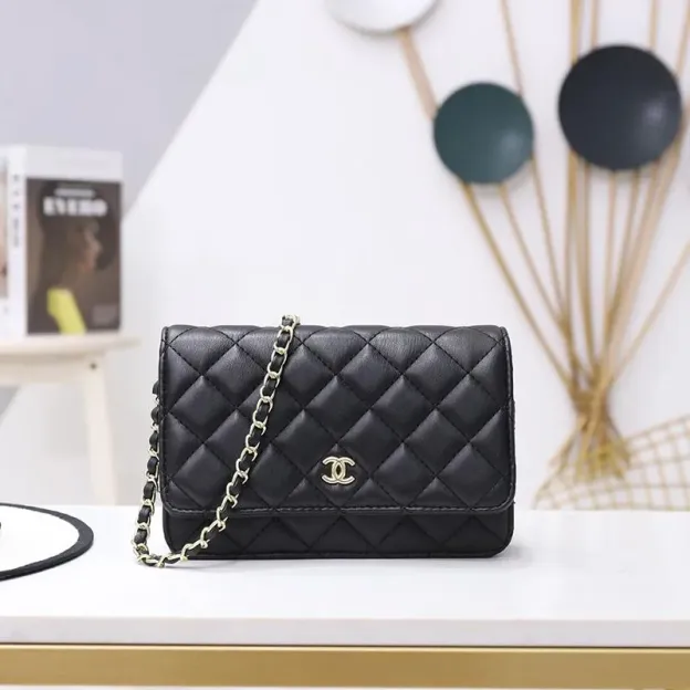 CHANEL(シャネル) クラシック チェーンウォレット 2色