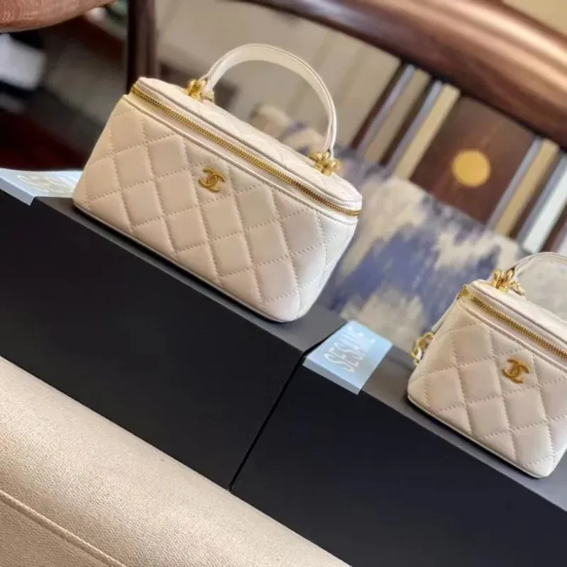 限定30個！売り切れ次第終わり！【CHANEL |公式サイトは正規品】CLASSY雑誌掲載松島花さん愛用★新作バニティーバッグ