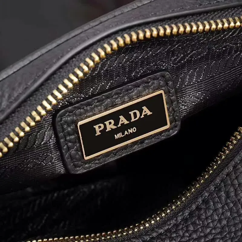 PRADA(プラダ) レザー ショルダーバッグ ブラック