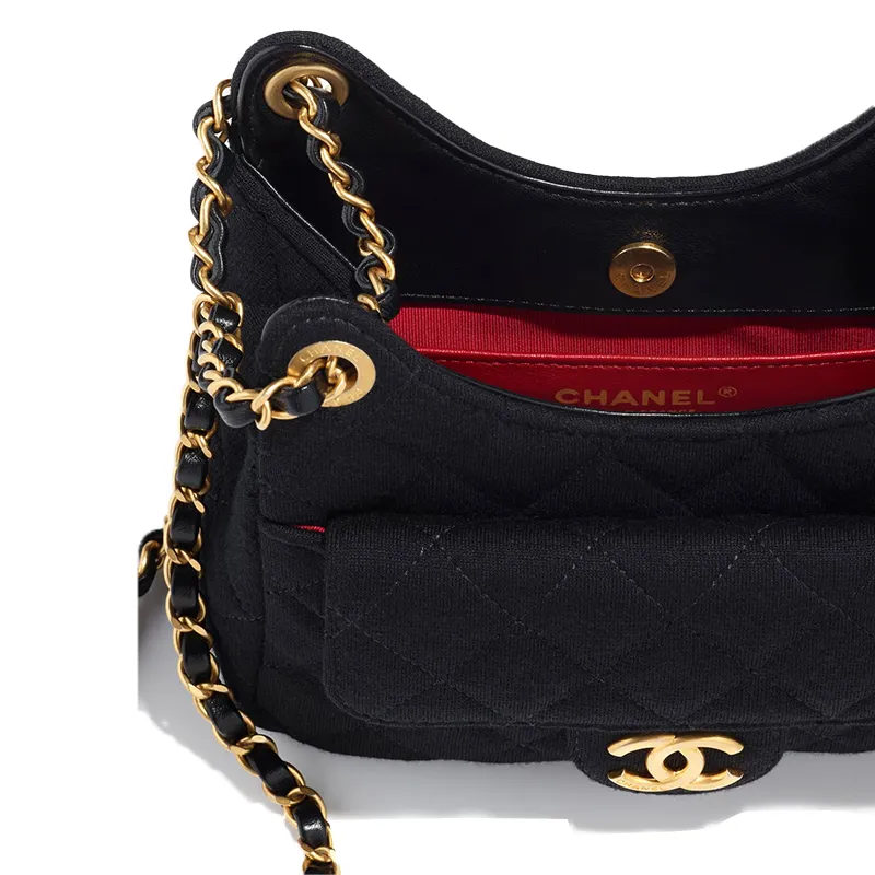 CHANEL (シャネル)  スモール ホーボー バッグ