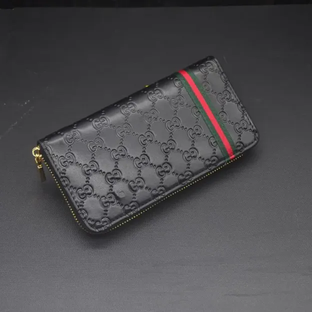 GUCCI(グッチ) ジップロゴ長財布 3色