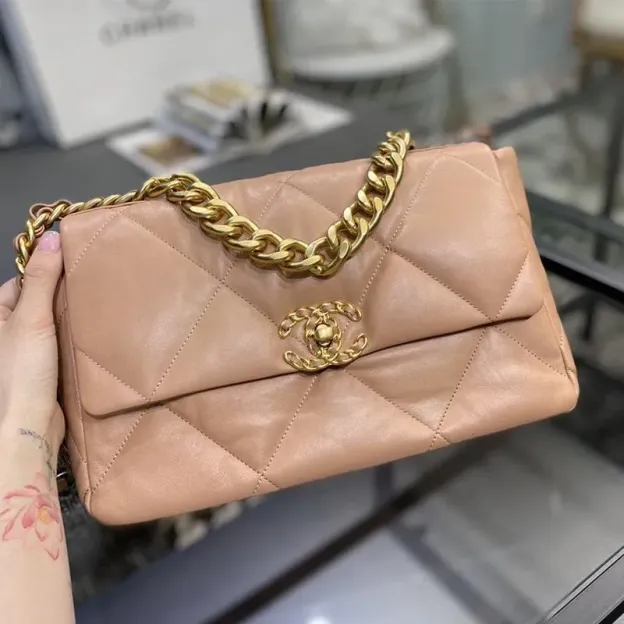 CHANEL(シャネル) 19 ハンドバッグ 2色