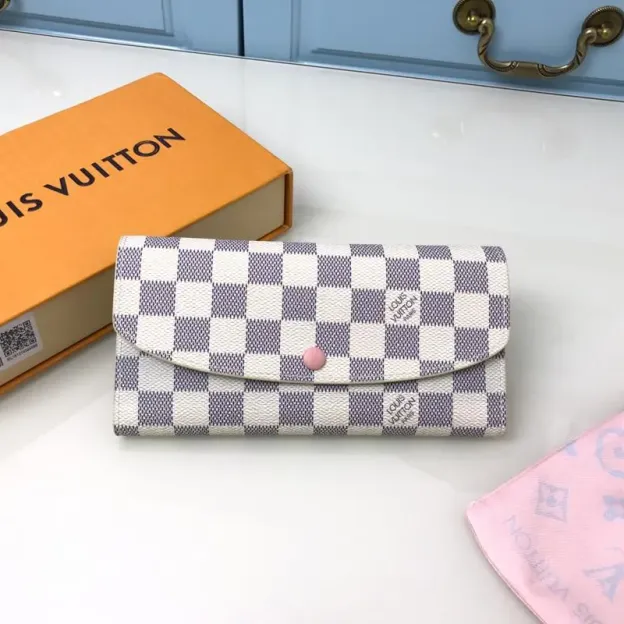 Louis Vuitton（ルイヴィトン）ポルトフォイユエミリー