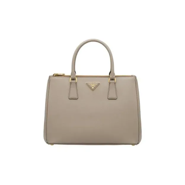 STORY雑誌掲載！高垣麗子さん愛用の新作バッグが登場！PRADA ガレリア スモール スクエア バッグ！！まさに「今」持ちたい！