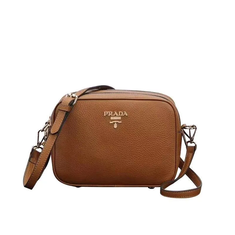 PRADA(プラダ) レザー ショルダーバッグ ブラウン