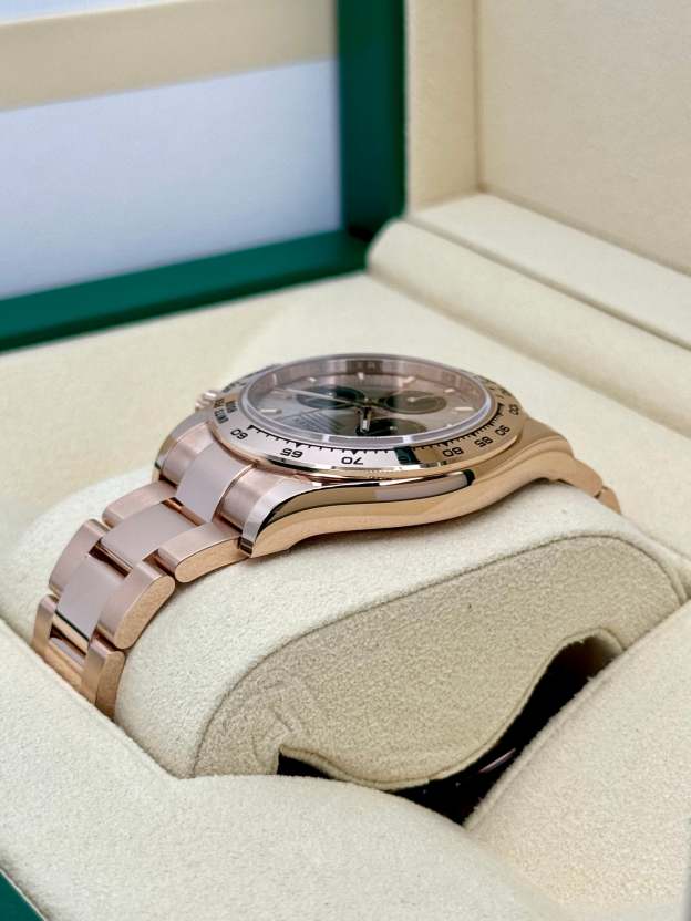 NEW 2024 ロレックス デイトナ 40mm 126505 ローズゴールドサンダストダイヤル
