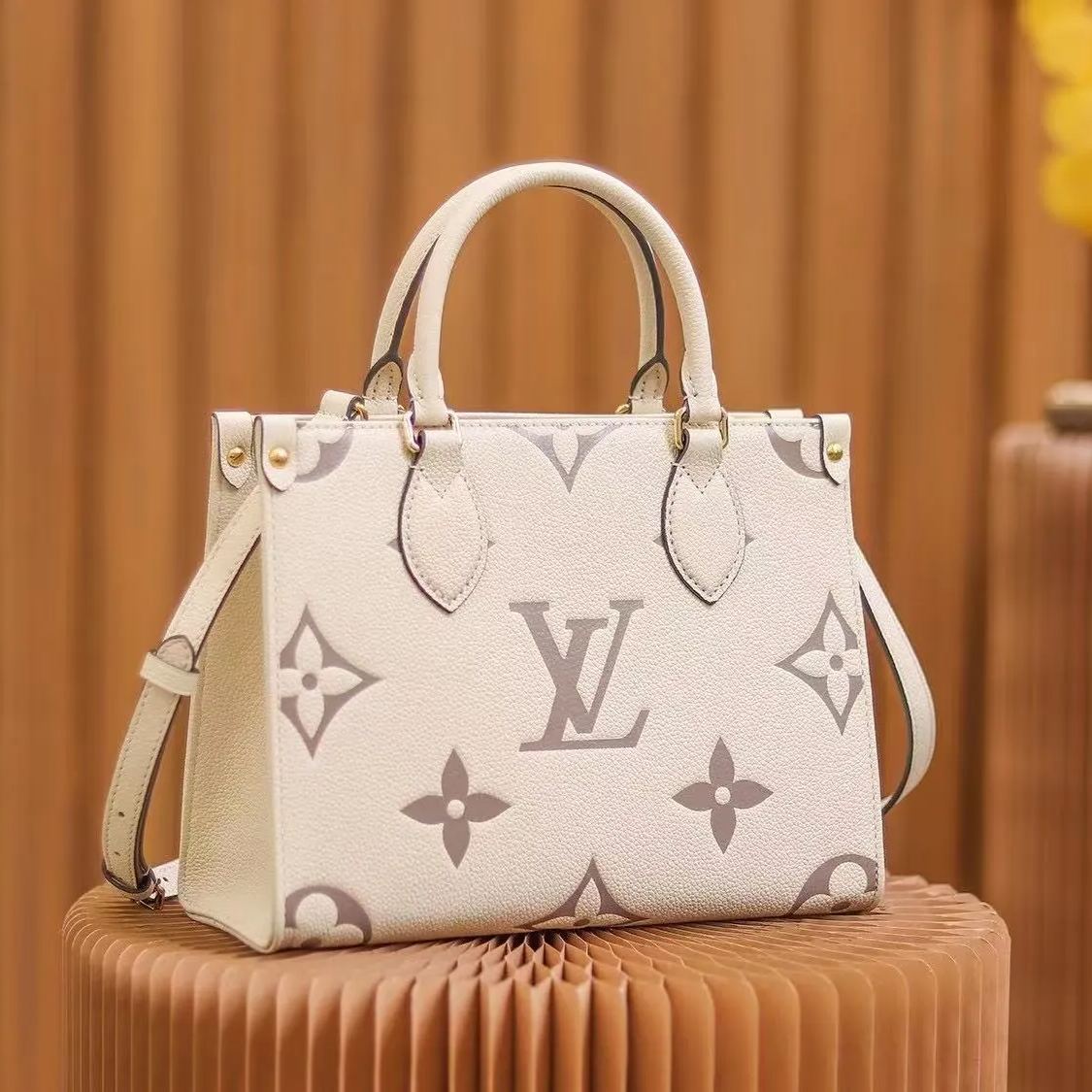 Louis Vuitton（ルイヴィトン）オンザゴー PM 2色
