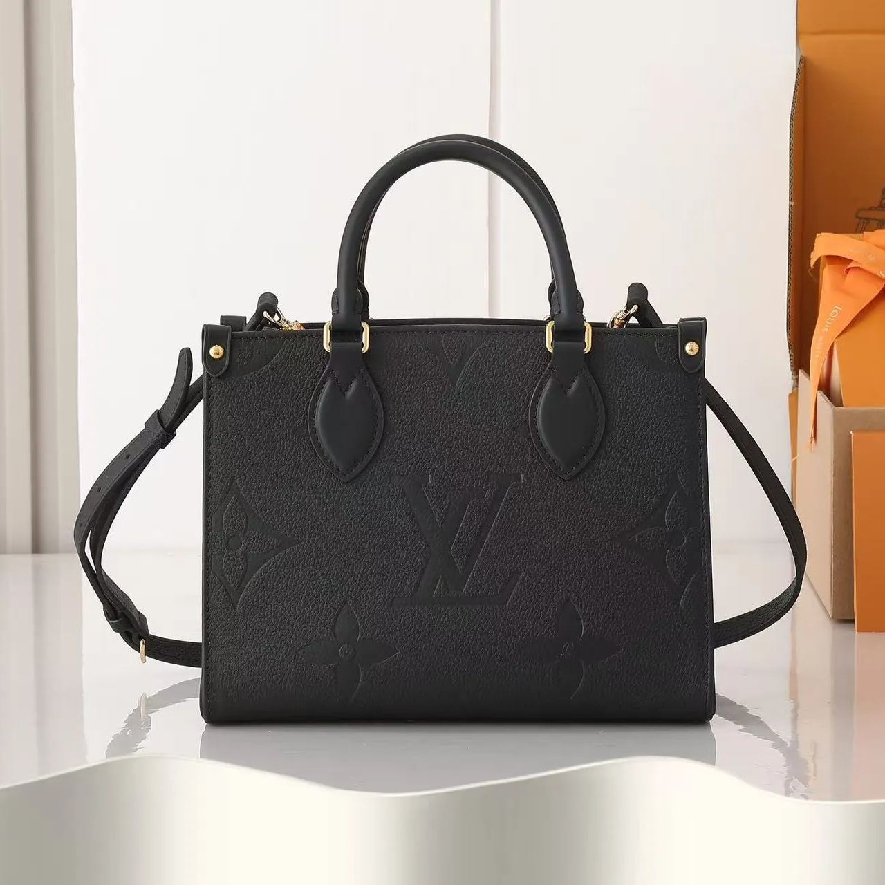 Louis Vuitton（ルイヴィトン）オンザゴー PM