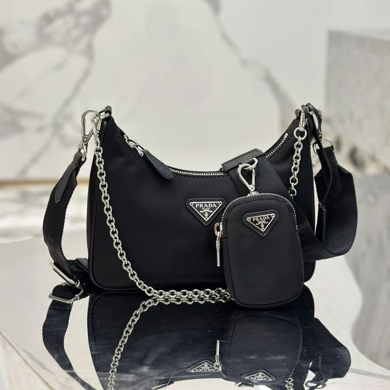 PRADA(プラダ) Re-Edition 2005 ナイロン ショルダーバッグ ブラック