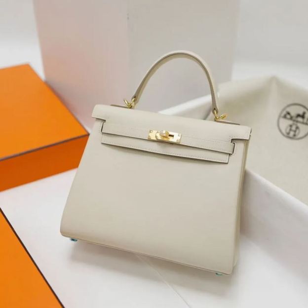 Hermes(エルメス) 【公式サイトは正規品】おしゃれセレブが夢中！限定30個！