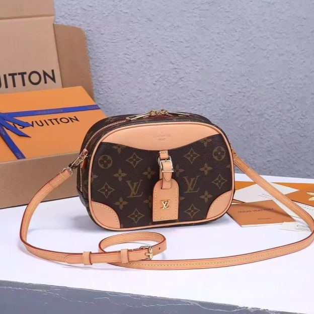 Louis Vuitton（ルイヴィトン）ドーヴィル MINI