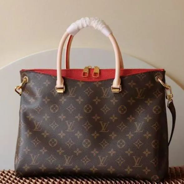 Louis Vuitton（ルイヴィトン）パラス スリーズ