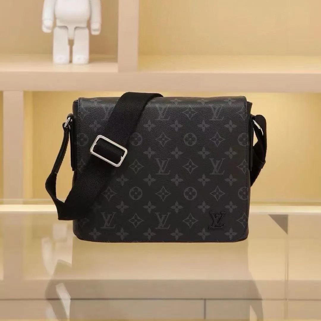 Louis Vuitton（ルイヴィトン）ディストリクト MM NM
