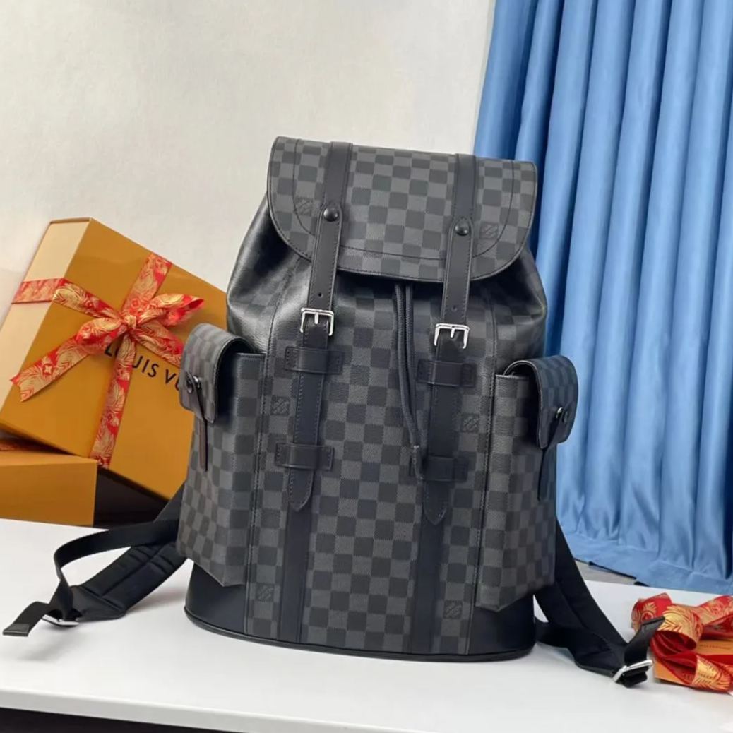 LOUIS VUITTON（ルイヴィトン）クリストファー MM