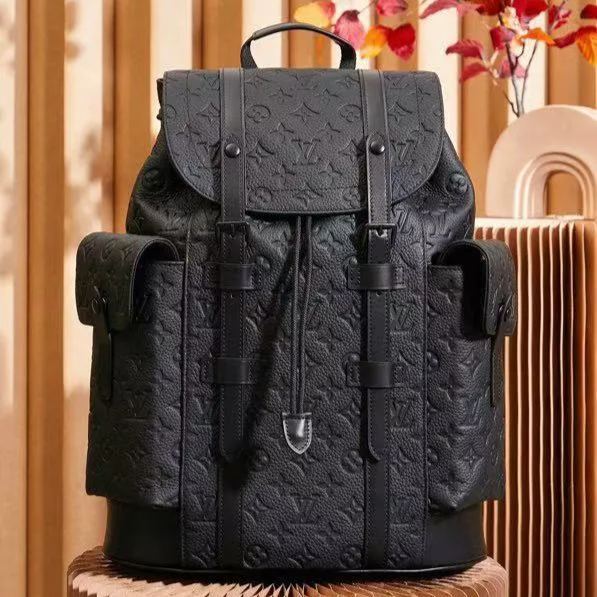 LOUIS VUITTON（ルイヴィトン）クリストファー MM