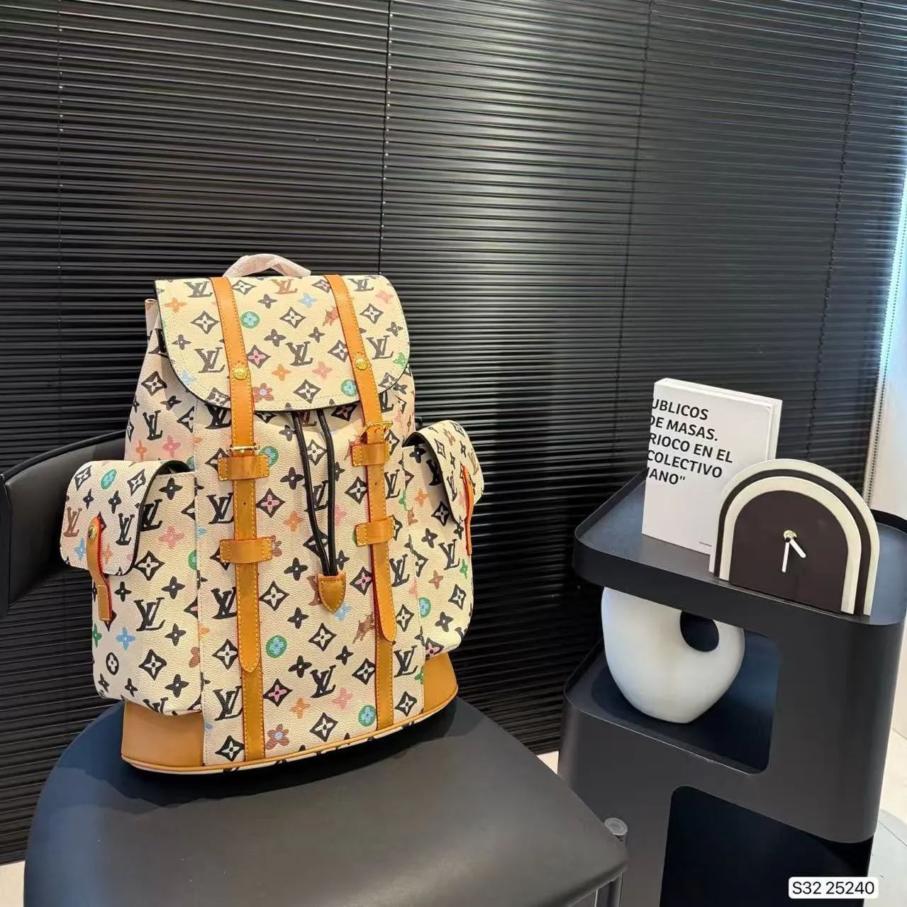 LOUIS VUITTON（ルイヴィトン）クリストファー MM