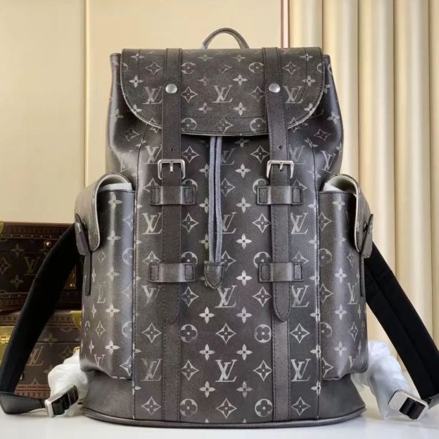 LOUIS VUITTON（ルイヴィトン）クリストファー MM
