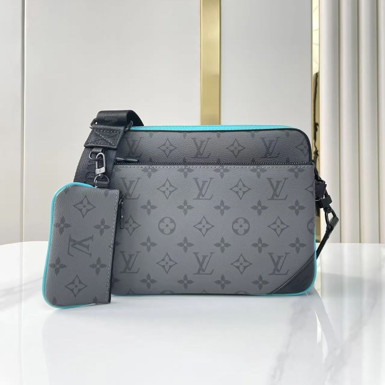 LOUIS VUITTON（ルイヴィトン）トリオメッセンジャー