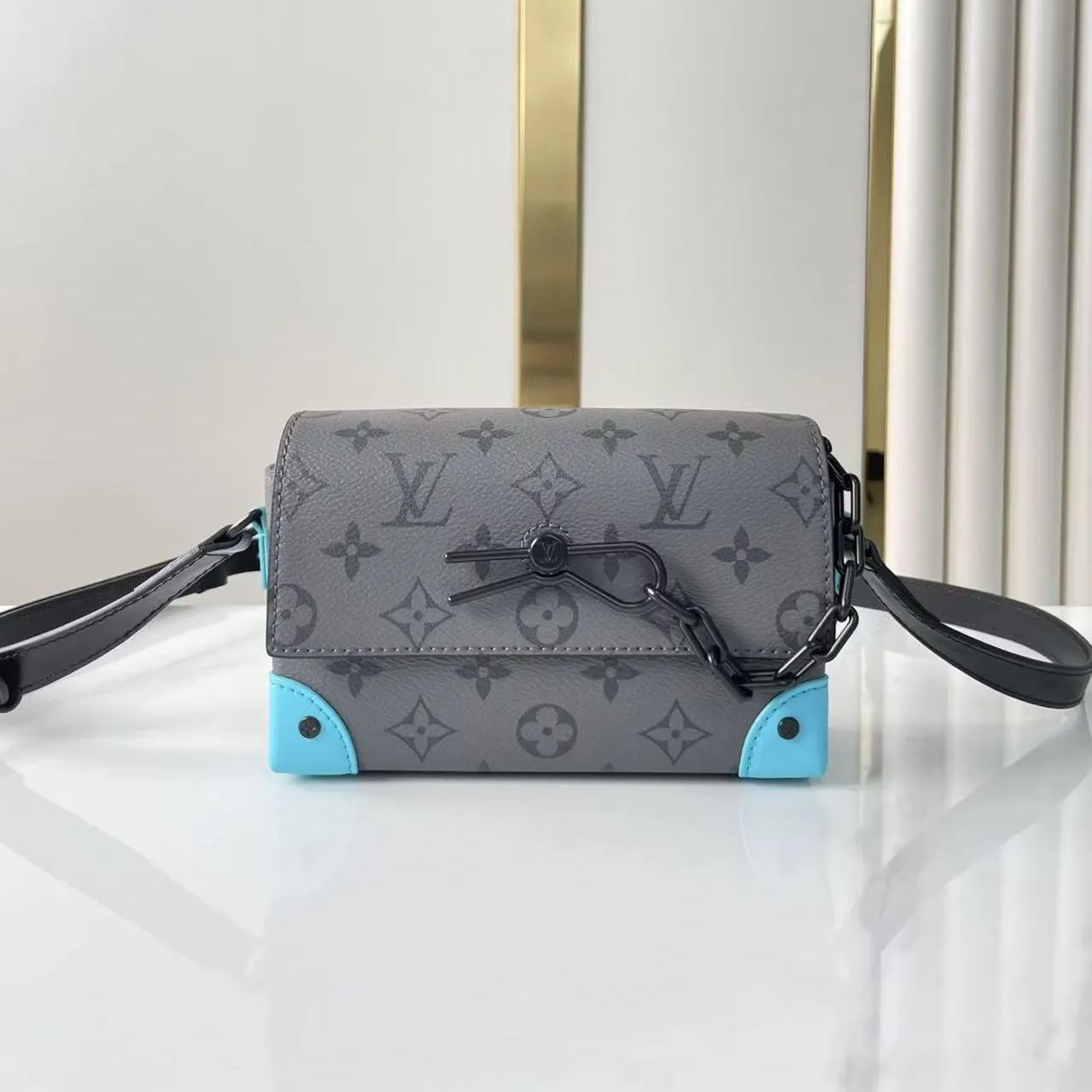 LOUIS VUITTON（ルイヴィトン）スティーマーウェアラブル ウォレット
