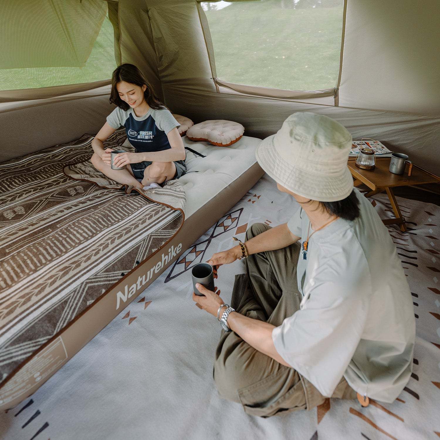 Village 6.0 4-Person Instant Tent