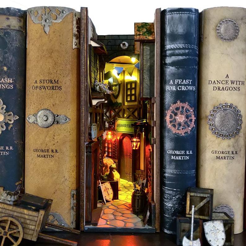 Medieval AlleyWorld Bookshelf Insert Box