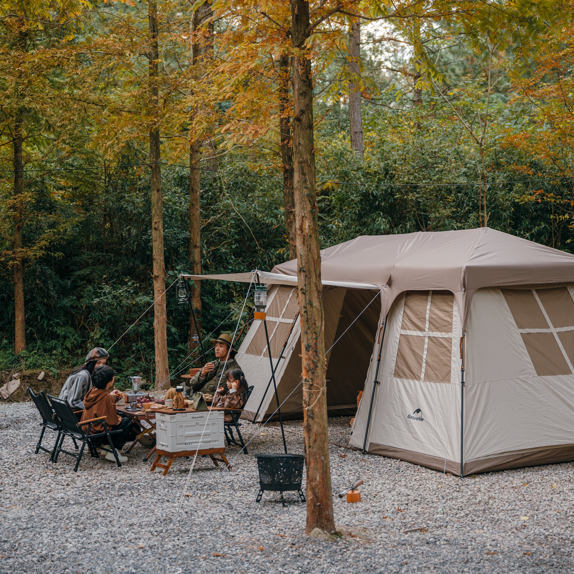 Village 17 8-Person Instant Tent