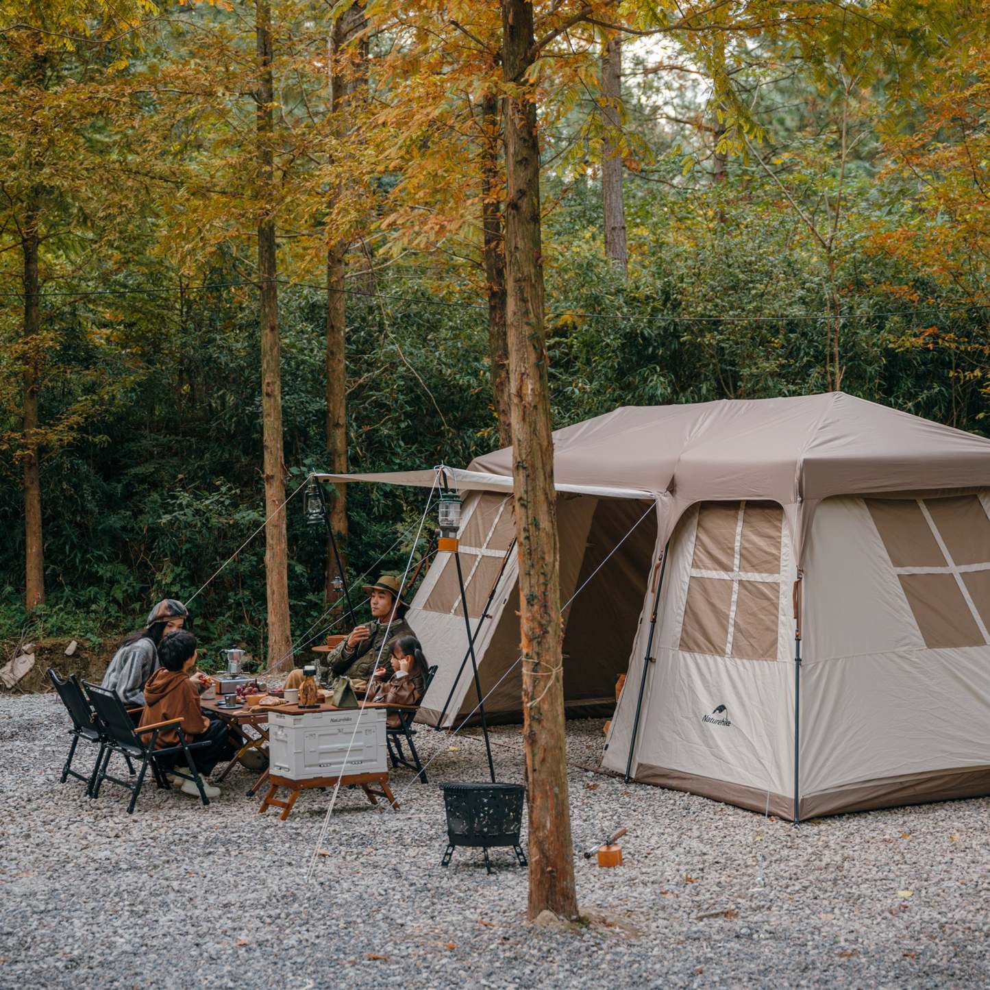 Village 17 8-Person Instant Tent