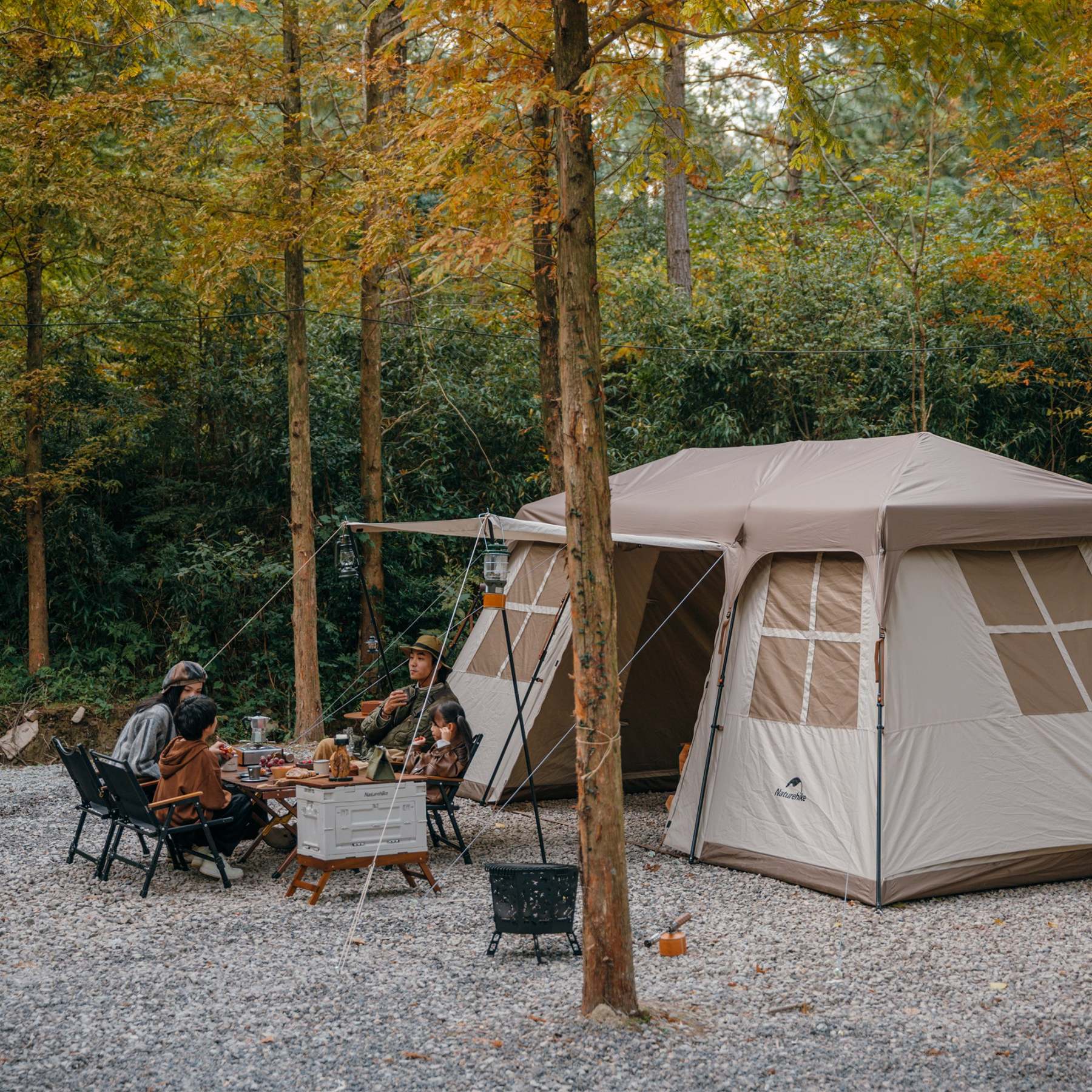 Village 17 8-Person Instant Tent