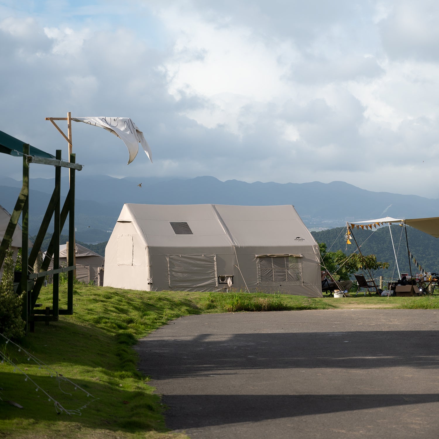 GEN 17.2  Glamping Inflatable Tent