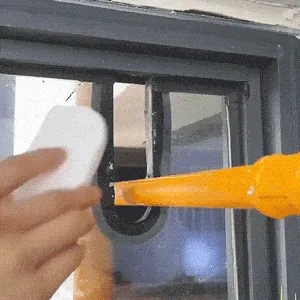 Eco-friendly sealing putty gap filling demonstration