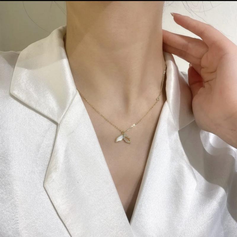 2021 Micro Inlaid Mother Shellfish Tail Necklace