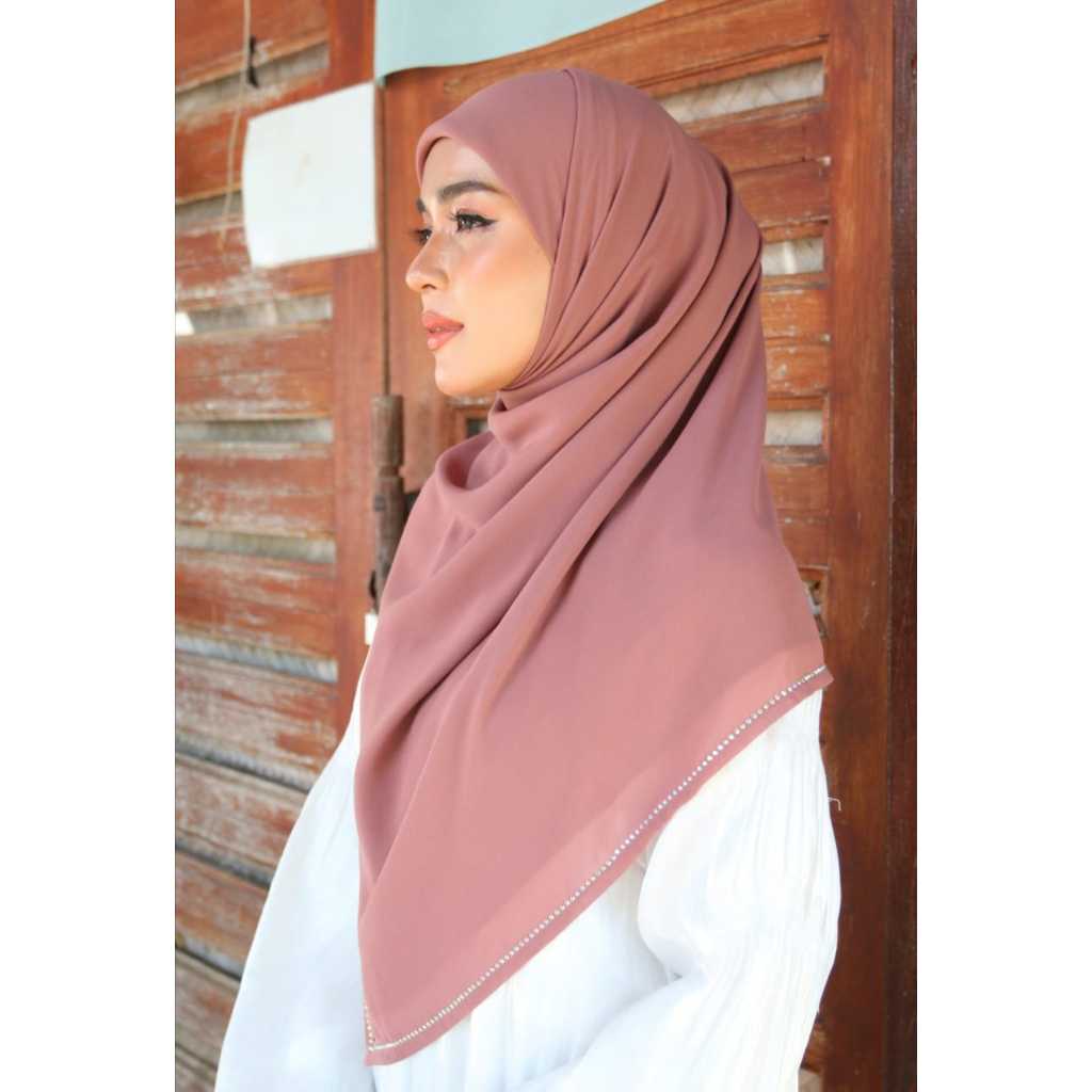 Tudung Bawal Cantik Terletak Kemas Heavy Chiffon Sakura Berbatu Premium Bidang 48 Nurbella Aurora