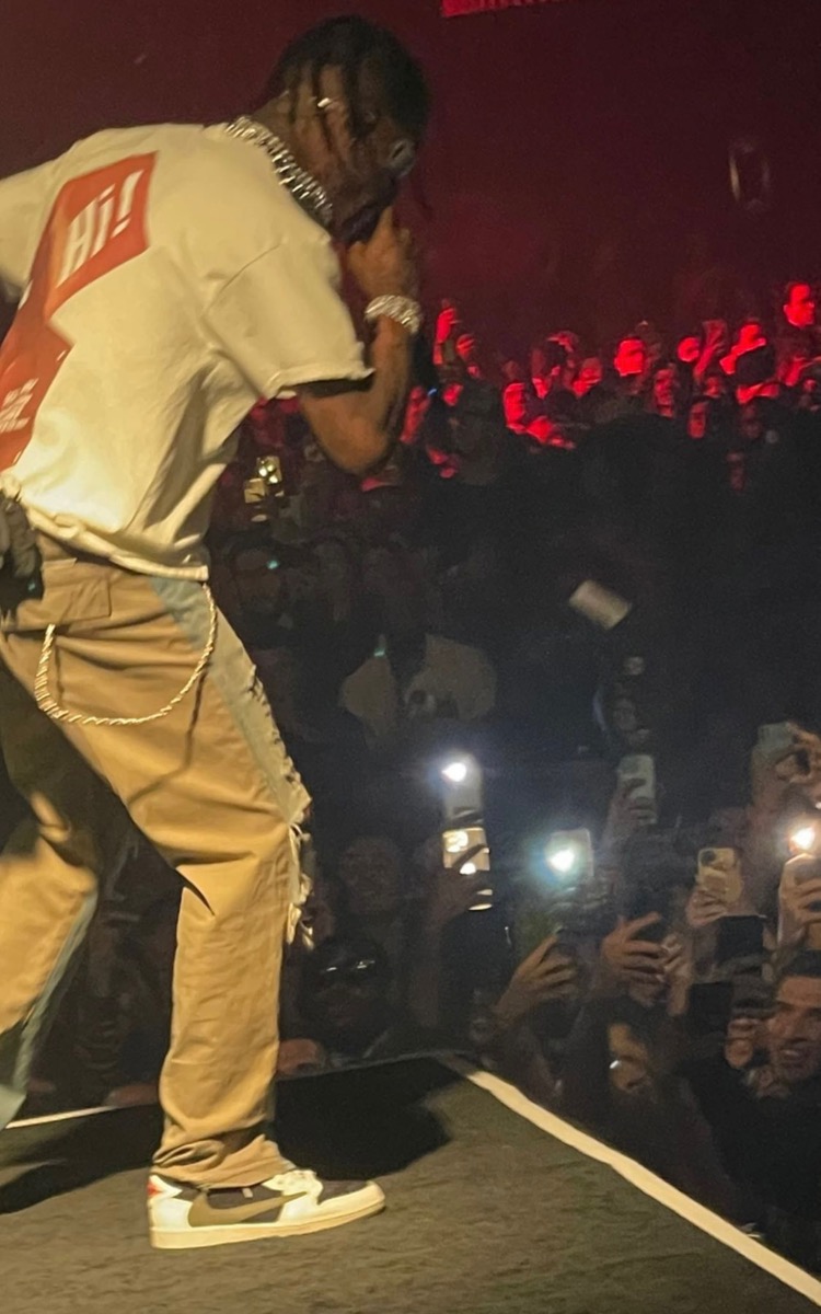 トラヴィス?スコット × ナイキ ウィメンズ エアジョーダン1 ロー OG "ミディアム オリーブ"