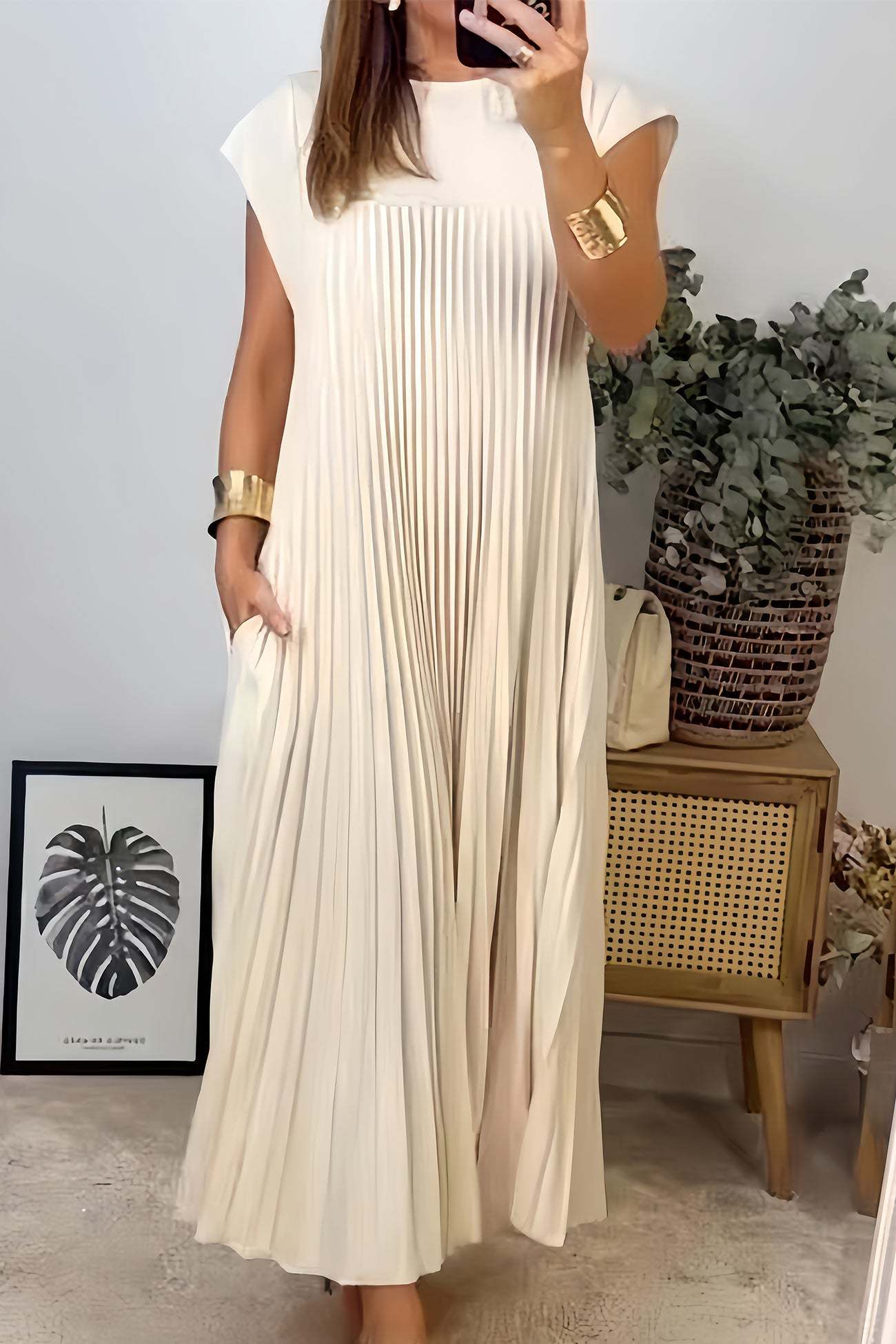 Crew Neck Cap Sleeve Pleated Dress