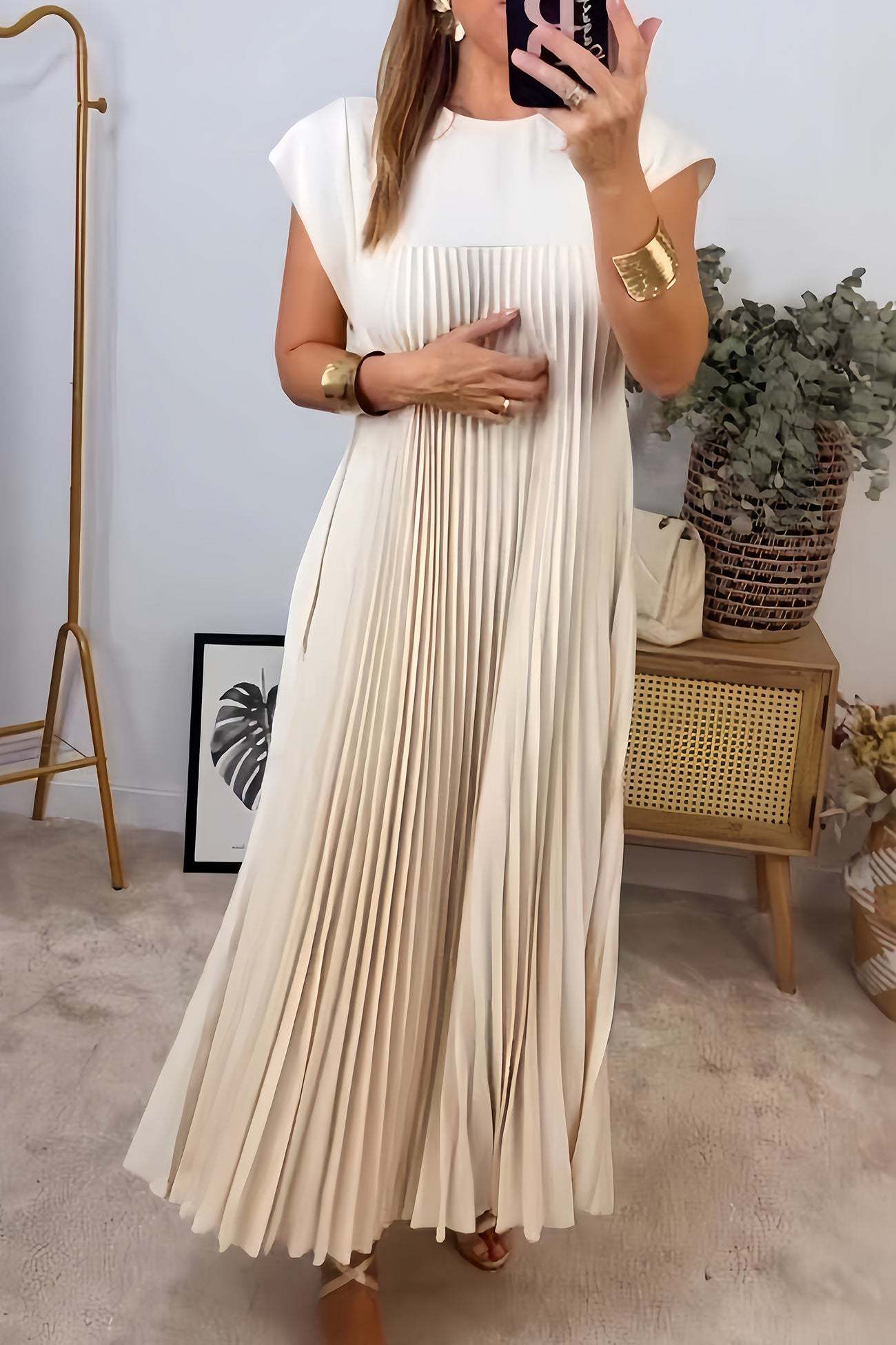 Crew Neck Cap Sleeve Pleated Dress