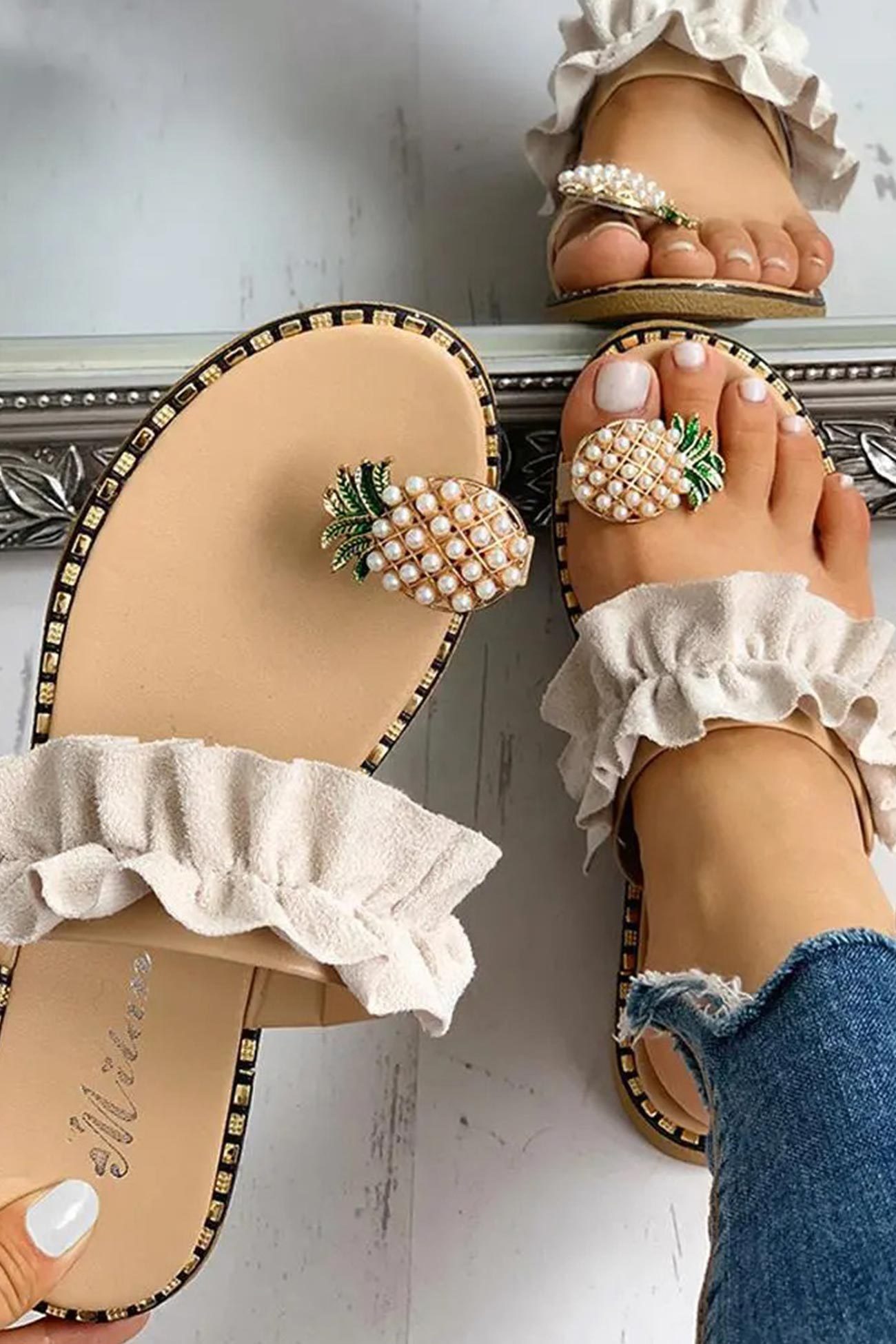 Pineapple Pattern Toe Ring Frill Hem Flip-flop Sandals