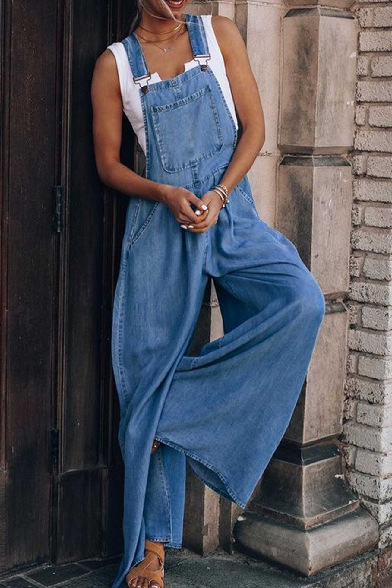 Sleeveless Pocket Front Loose Denim Jumpsuits arolora