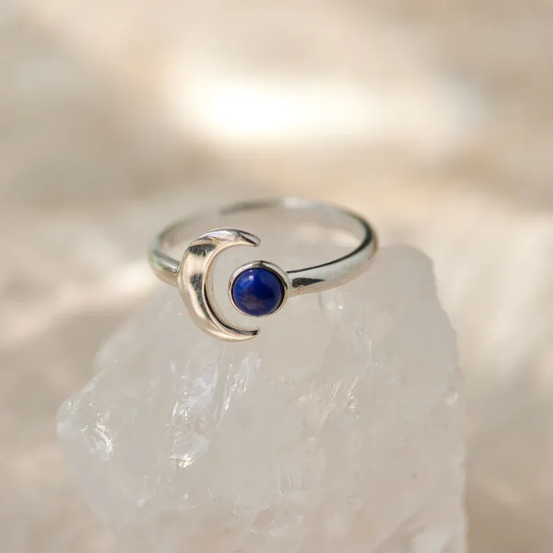 Kosmischer Mond- Und Lapislazuli-statement-ring, Mondgöttin-lapislazuli-silberring - namenecklacede
