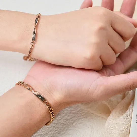 Individuell Gestaltetes Spiral-namensarmband Für Paare – Personalisiertes Spiral-armband Für Paare, Graviertes Geschenk Für Sie Und Ihn - namenecklacede